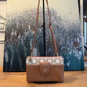 Spartina 449 Daufuskie Island Convertible Turn-lock Clutch/Wallet